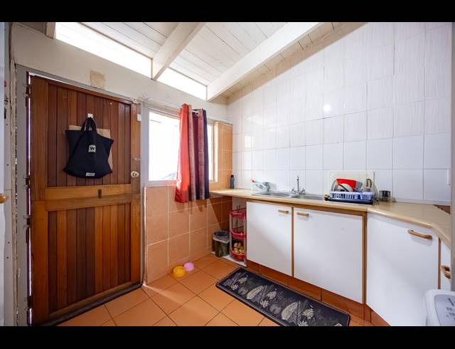 BEDROOM HOUSE FOR SALE IN WESTVILLE
